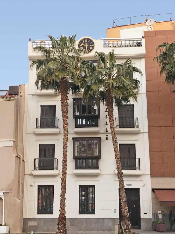 The Clock House Luxury Urban Suites Malaga Room photo